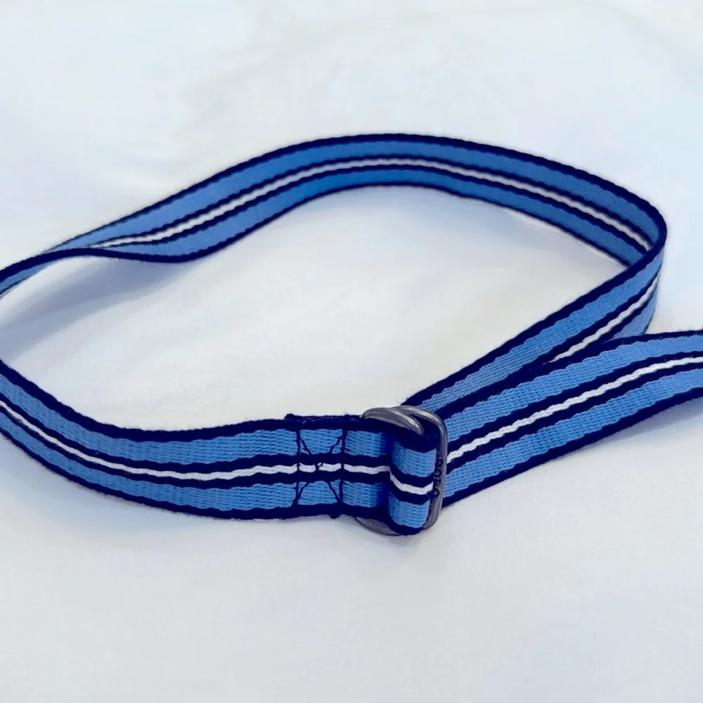 Polo Ralph Lauren boys blue and white canvas belt. size S.